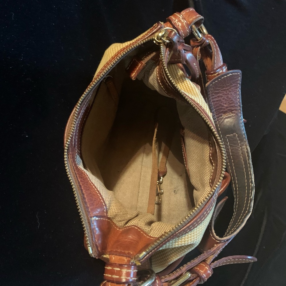 Dooney & Bourke medium shoulder bag - Picture 4 of 6